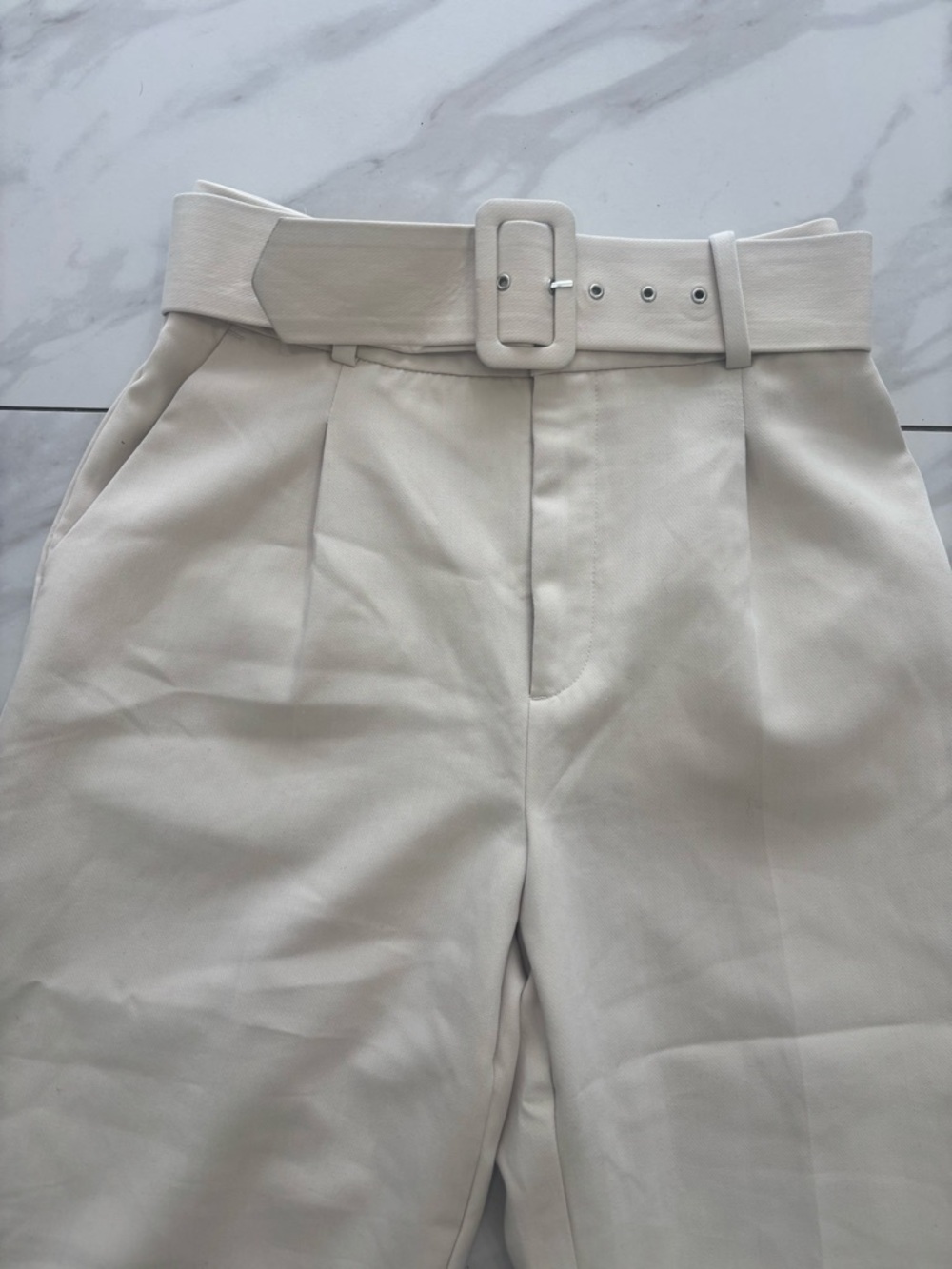 Zara Beige High-Waist Belted Tapered Chinos - Picture 3 of 7